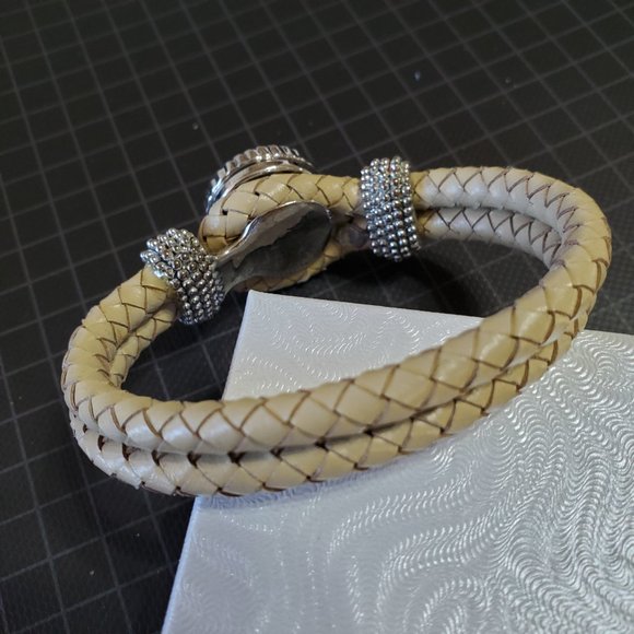 Ginger Snap/Interchangeable Button Snap Leather Noose Style Bracelet - Tan - Picture 2 of 5